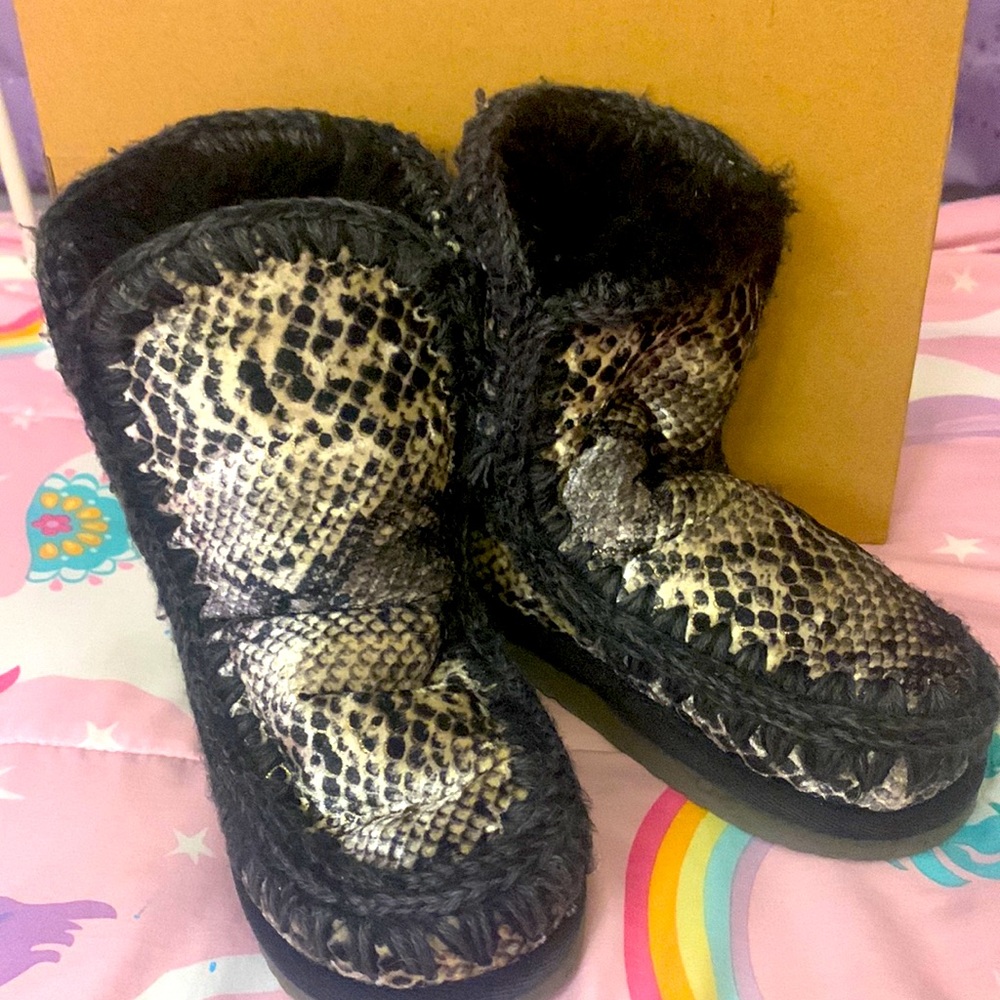 MOU Eskimo boots size EU 28 (US toddler 10)